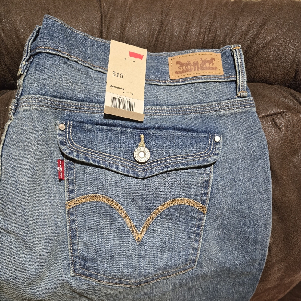 Levi's Women 515 Bermuda Shorts Size 14
